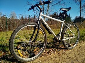 Bicykel - 26" ALU rám - 9