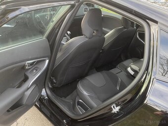 Volvo v40 - 9