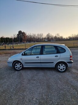 Renault Megane Scenic 1.6 16V - 9