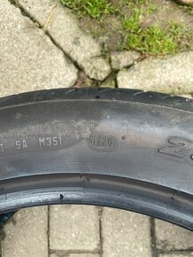 255/45/r19 Pirelli - 9