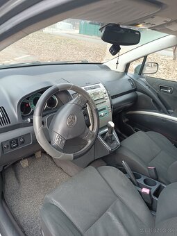 Toyota Corolla Verso - 9