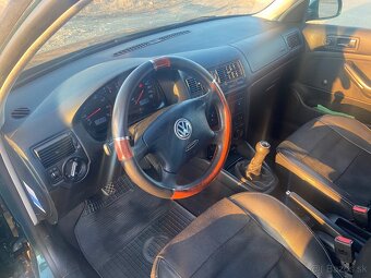 Predam Volkswagen Golf IV 1.4 - 9