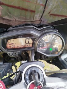 Yamaha fz1 - 9