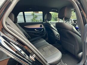 Mercedes-Benz Triedy E E 220d 4-Matic AMG CZ Servis+ - 9