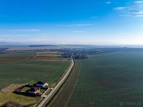 Predaj stavebný pozemok 638m2 Nové Sady časť Kotrbál - 9