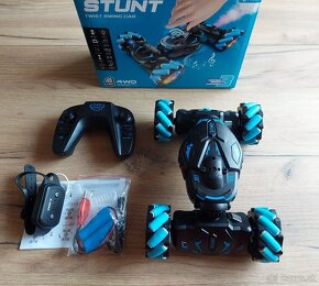 RC auto 2. 4GHz Stund Drift Twist s ovládaním gestami - 9