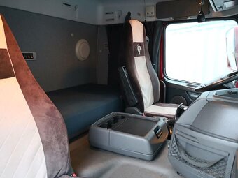 Volvo FM 13 500, EURO 5, 6x4, 26 TUN, PO GO PŘEVODOVKY, NOVÝ - 9