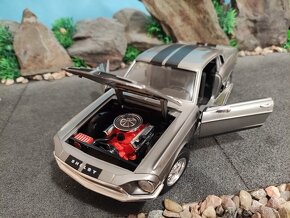 Prodám nový model 1:18 Shelby GT500 kr 1968 - 9