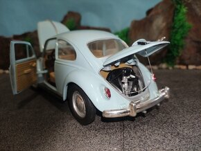 Prodám model 1:18 Volkswagen Beetle 1967 - 9