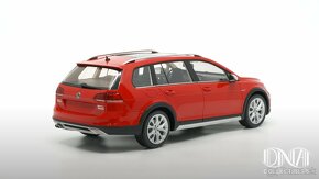 VOLKSWAGEN GOLF VIII - 1:18 DNA - 9