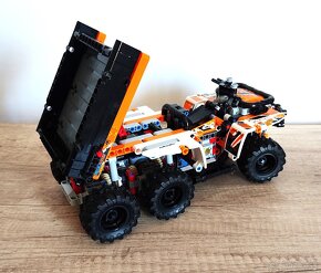 LEGO Technic 42139 Terénne vozidlo - 9