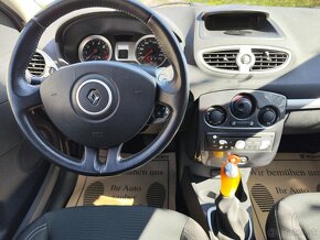 RENAULT CLIO III 1.2 - 9