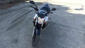 Suzuki gsr 600 - 9