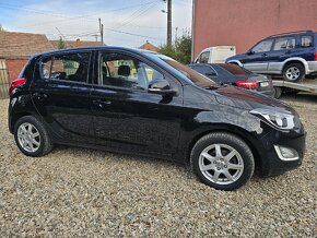 Hyundai i20 1.2i Facelift 2013 SK TP Nová STK/EK - 9