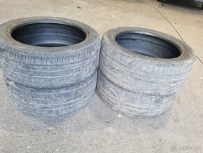 235/45R18 - 9