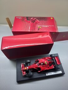 F1 FERRARI F2007 KIMI RAIKKONEN GP ČÍNA 2007 HOTWHEELS 1:18 - 9