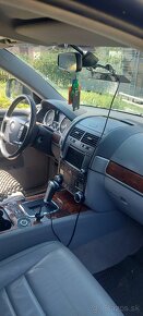 Volkswagen Touareg 7L V10 TDI - 9