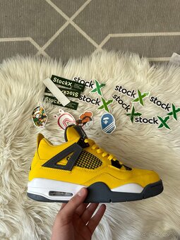 Jordan 4 - 9