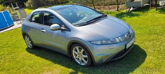 HONDA CIVIC EXECUTIVE 2,2 - 9