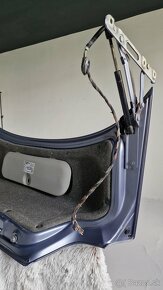 BMW e36 coupe zadný kufor,  lišty, podložky 35mm - 9