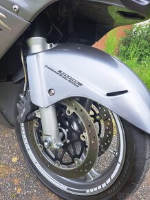 Honda CBR 1100XX superblackbird - 9