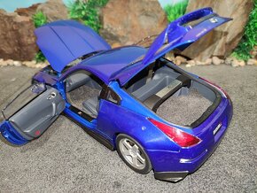 Prodám model 1:18 Nissan 350z nismo AUTOart - 9