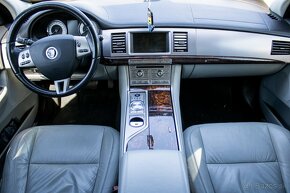 Jaguar XF 2.7D V6 Luxury - 9