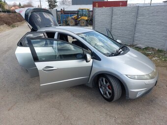 Predám Honda Civic 8g 1.8VTEC, 103kW - 9