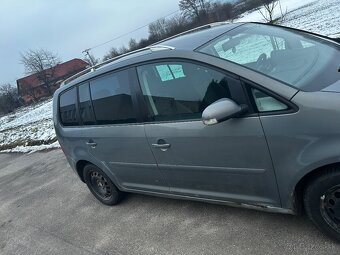 VW Touran 1.T 2004 - 9