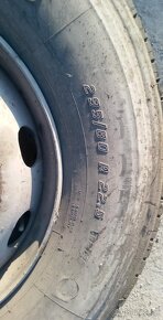 Autobus Karosa kolesá Firestone 295/80 R22,5 - 9