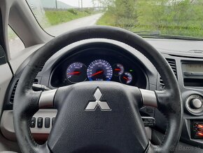 Mitsubishi Grandis 2.0 DID - 9