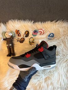 Jordan 4 - 9