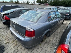 Lacno rozpredám Opel Vectra 2002-2008 na náhradné diely - 9