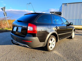 Škoda Octavia Combi 2.0 TDI Scout 4x4 - 9