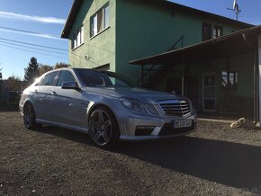 Mercedes-Benz E trieda Sedan 63 AMG  22000€ s prihlasenim - 9