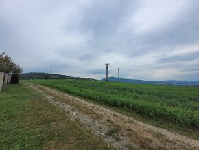 Predaj slnečný pozemok - bývanie blízko prírody,centra mesta - 9