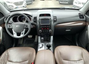 Kia Sorento 2.2CRDi 4x4 AUTOMAT 7 MÍST DPH nafta automat - 9