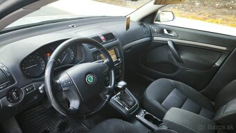 Škoda Octavia Combi 2.0 TDI DSG - 9