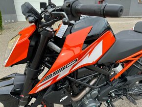 2017 KTM DUKE 250 ABS prodej na ND, naj. 7 km - 9