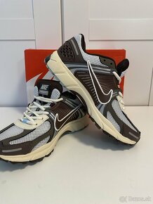 Nike Zoom Vomero 5 - 9