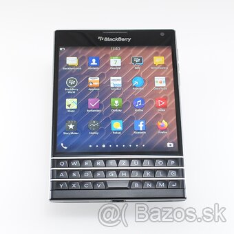 BlackBerry Passport - 9