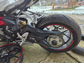 Prodám MV agusta F3 675 , r. v. 2012 - 9