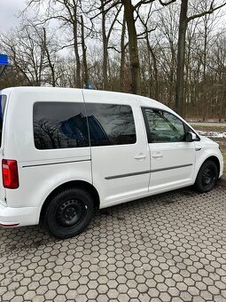 Volkswagen Caddy 2.0 TDi 75kw Manuál - 9