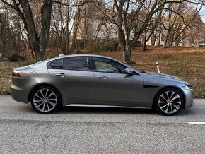 Jaguar XE 2.0D I4 R-Dynamic HSE AT - 9