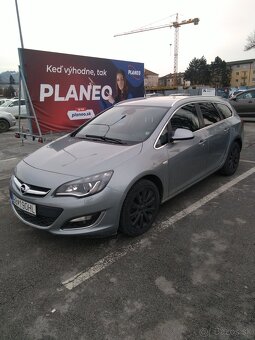 Opel astra J sports tourer - 9