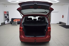 Volkswagen Touran 1,6 TDI,Highline,NAVI,serviska - 9