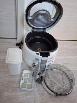 Rotačná fritéza DeLonghi - 9