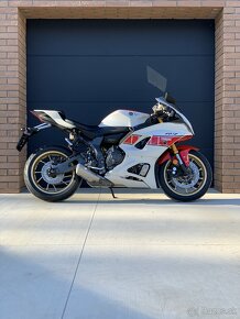 Yamaha R7 60th anniversary nejazdená moto 2022 - 9