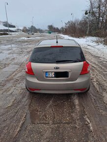 Predám auto Kia ceed 1,4 66kw 2010 - 9