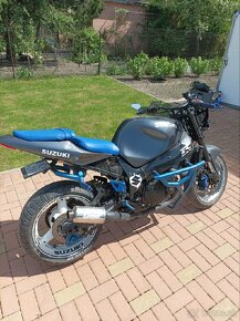 Suzuki GSX-R 750 - 9